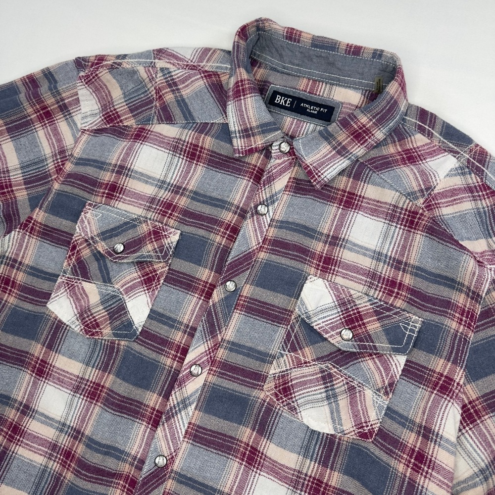 BKE Shirt Men's XL Athletic Fit Blue Red Plaid Pearl Snap Button Down S/S